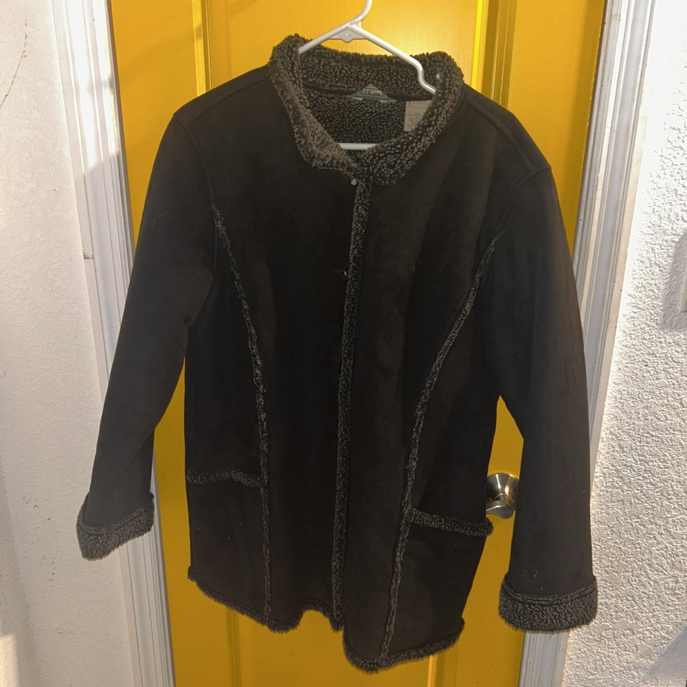 L.L.BEAN FAUX SUEDE SHERPA LINED SHEARLING WARM WOMAN'S COAT Large‎ Black